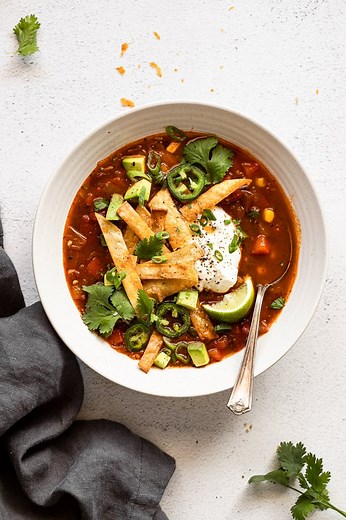 30-Minute Vegetarian Tortilla Soup