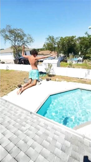 How to jump of roof into pool!! #roofjump #pool #funny #howto #florida #viral #fyp #summeractivities