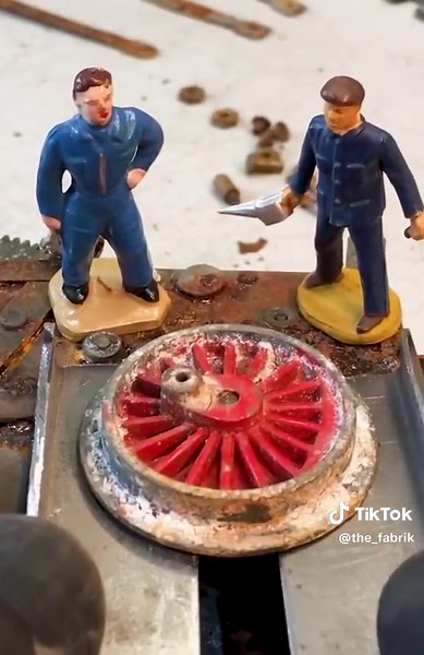 Abandoned Model Train - Rusty Locomotive - Restoration #restoration #metalwork #diy #diyproject #train