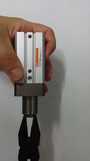 스윙 클램프 실린더