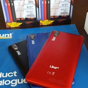 iHunt Like Hi5 – unul dintre cele mai accesibile telefoane mobile cu Android, cu siguranta. Pret 199 lei prin programul "Primul smartphone fara conditii", aici: Negru: https://www.ihunt.ro/ihunt-likehi5-black Albastru: https://www.ihunt.ro/ihunt-likehi5-blue Rosu: https://www.ihunt.ro/ihunt-likehi5-red Telefonul creat sub sloganul “un smartphone pentru toata lumea”, va fi disponibil peste numai cateva zile. Este ideal pentru cei ce cauta un telefon super compact, genul pe care sa nu-l simti in b