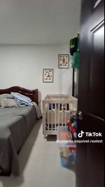 🏠SE VENDE HERMOSO APARTAMENTO UBICADO EN PEQUEÑO CONDOMINIO, SAN RAFAEL DE MONTES DE OCA. Terreno y construcción: 52m² Precio: ₡46.500.000‼️ Información: 86116874 Génesis Esquivel Características casa: • 2 Habitaciones amplias con closet. • Sala y comedor integrados. • Cocina • 1 baño completo • Cuarto de pilas • Espacio de parqueo para 1 vehículo en frente del apto. Cuota de seguridad: ₡40 000 colones Vive en un espacio cómodo y bien ubicado en San Rafael de Montes de Oca. Condominio pequeño, 