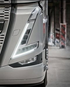 120K views · 9.9K reactions | Innovative headlight design on the new Volvo FH improves safety for everyone out there. | Volvo Trucks | Facebook