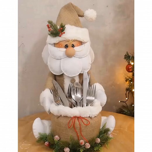 Burlap Santa utensil holder | Life and Fun Story