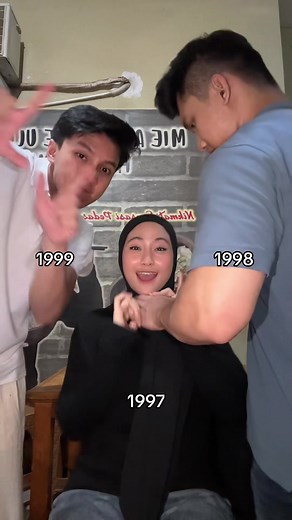 Tante vs Bocil: Farizayn's Birthday Celebration