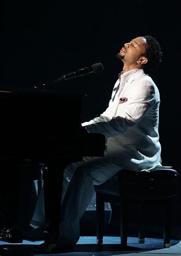BET on Instagram: "John Legend sat at the piano and poured his whole soul into every note of “Ordinary People” on the 2005 BET Awards stage. We still have chills. 🙌🏾 We watched his star rise—from “Best New Artist” to EGOTs, global stages, and timeless hits. Just as he manifested, John truly became a legend. Witness the next generation of stars at the 2025 #BETAwards on Mon, June 9th 8/7c."