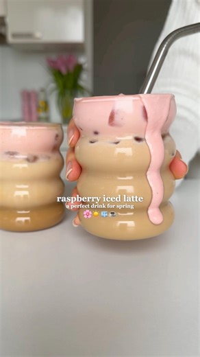 Raspberry Iced Latte🌸☀️🧊☕️ #coffeerecipe #icedcoffee #icedlatte