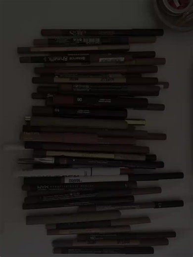 How to Choose the Perfect Lip Liner