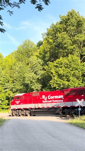 RJ Corman 2597 & 2592! #train #locomotive