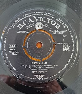 Elvis Presley - Wooden Heart