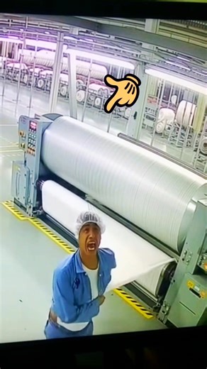 삶의 파도가 아무리 거세게 몰아쳐도 기도의 돛은 펴진 채로 하나님의 뜻에 따라 너를 안전으로 인도하리라. 그저 하나님께 구하고 구원을 바라는 마음을 품으라. #سبحان_الله