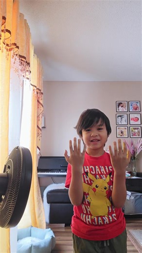 color dance challenge of Aiden