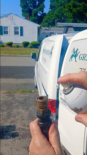 How to stop pressure washer quick connects from getting stuck #diy #howto #protips #pressurewashing