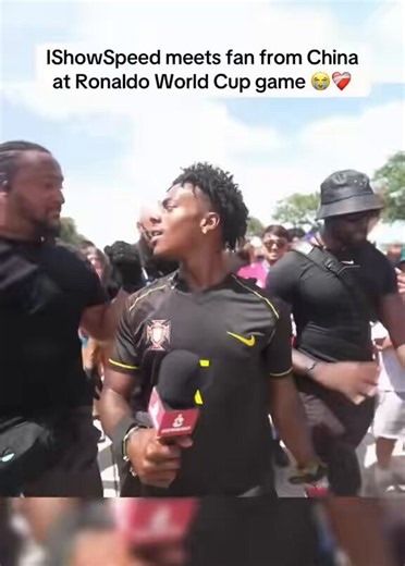 IShowSpeed ran into a Chinese fan during his World Cup livestream, but the fan’s English was "very bad."Suddenly, Speed switched to Chinese: "冷静，我说中文。请给我的直播加油!" (Calm, I speak Chinese. Plz cheer for my stream!)
