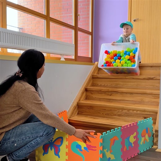 238K views · 222 reactions | Hands-free parenting using simple safety gadgets for kids  | 5-Minute Crafts | Facebook