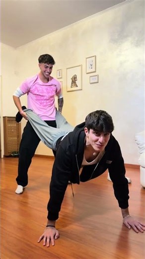 DATE CLUB POSE IN DUO