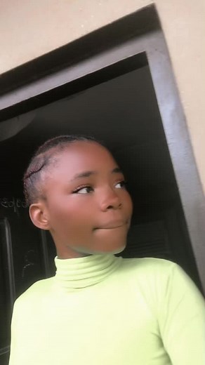 Vidéos de Poupee_mimi (@poupee_mimi) avec son original - Amir