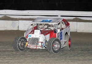 The Mod Lite STARS Are an Economical Alternative to Traditional Oval Track Racing