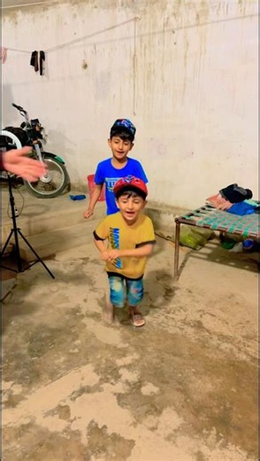 Special effects Animated train that stops when you wave #2