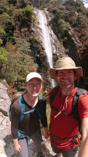 NZ's BEST day hike? Avalanche Peak delivers! Arthur's Pass views + cheeky Keas steal your snack