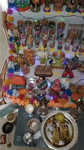 இந்த (70) வயதிலும் ஆர்வம் உடன் simple லா கொலு வைத்திருக்கும் எங்க அம்மா