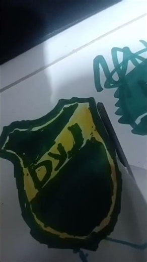 tutorial de cómo recortar un escudo