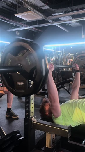 Max force development (strength) is important, but balancing it with Rfd training (rate of force development) will allow you to use your strength as an athlete #fyp #gym #athlete #hockey #gymshark