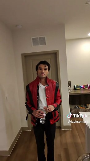 Hilarious Time with Michael Jackson Impersonators