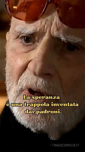 💬 Le parole di Mario Monicelli non sono da interpretare come un invito al nichilismo, ma le considero più come un bisturi che incide la carne di una società addomesticata. #MarioMonicelli #riflessioni #speranza | TRAGICOMICO.IT