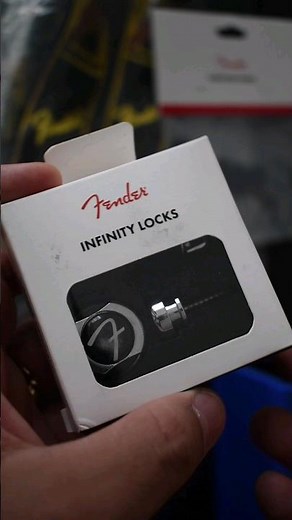 Instalación de Fender Infinity Locks, Fender Monogrammed Strap y Fender Washers #fender #guitar