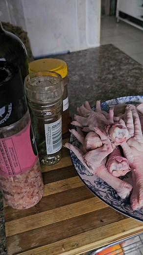 Boiled Chicken Feet: A South African Bush Cooking Delight