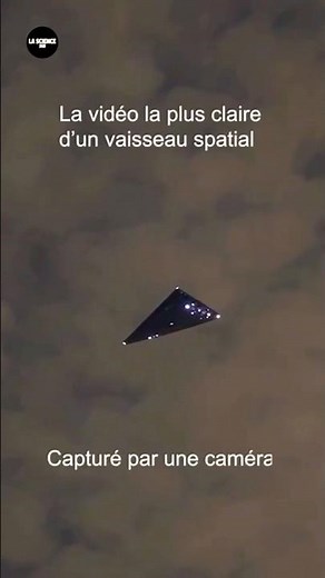 OVNI triangulaire filmé ! Preuve inquiétante capturée par la caméra #shorts #uap #caught