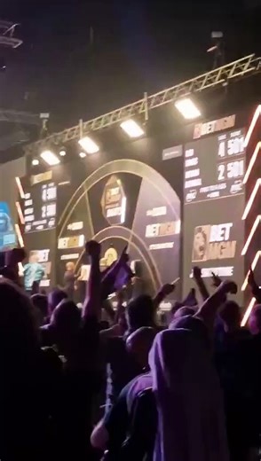 Watch as Rob Cross hits second nine-darter of the night in Brighton - video Dailymotion