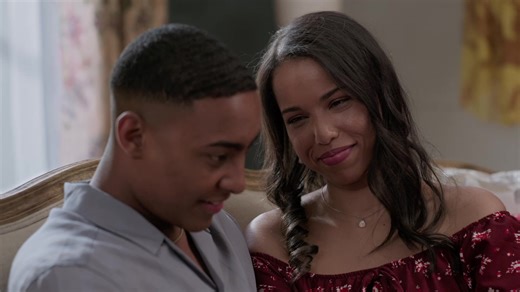 21K views · 408 reactions | ️‍️ Vanaand op #KeldersVanGeheime Watse presente wag onder die Soebatskloof krismisboom?  e.tv (Openview 104, en DStv 194) ️ Maandag tot Vrydag om 18:30  Omnibus op Sondae om 10:25, eksklusief op e.tv | Kelders van Geheime | Facebook