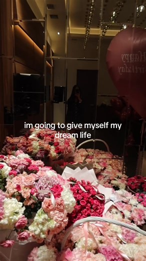 A workshop/ networking event for the Dallas ladies! ✨👩🏽‍💻 bring a notebook and business card - leave with inspiration 😏 #success #dallassocial #womenssocial #dallasclubs #socialclub