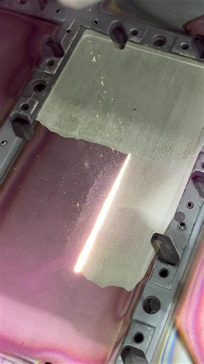 500W laser removes oxidation layers with exceptional results#pulselasercleaningmachine #lasercleaning #metalcleaning