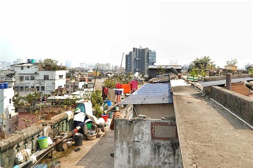 A Kolkata story: A slum with hundreds of people on the terrace of a multistorey building