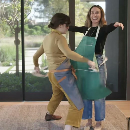 How to tie an Apron with Ellen Bennett of Hedley & Bennett