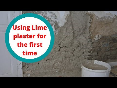 Repairing my kitchen wall using lime plaster for the first time.