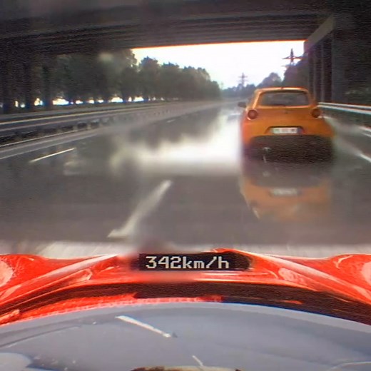 BIG CRASH: Ferrari LaFerrari on Wet Italian Autostrada A7! | Raceluxius Horizon