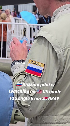 Russian Pilot Observes F-15 Eagle from Singapore Air Force