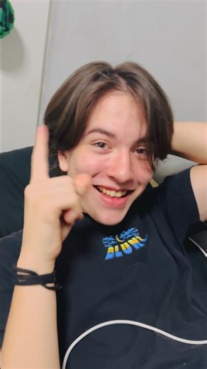 Achou que eu ia cair de novo? é, cai gente Hehehe #giucota #humor #mae #filho #filhoemae 👩‍👦💬🤣💥