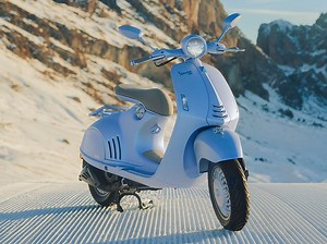 2025 Vespa 946 Snake
