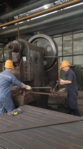 #leafspring、#Mercedes-Benz、#Isuzu、#HOWO、#Toyota Leaf spring source manufacturer