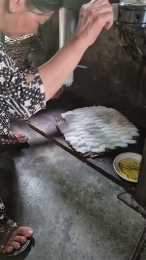 Bánh hỏi – a traditional delicacy from Bình Định. #VietnamFood #BinhDinh #Culture #travel #asia