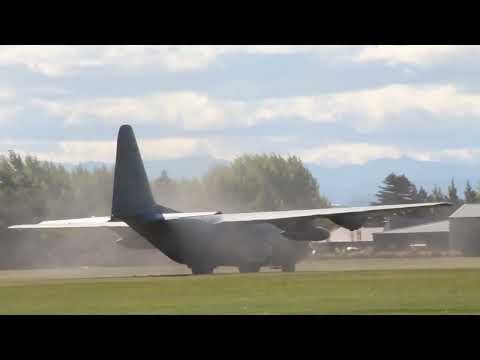 RNZAF C-130H Hercules Landing at Air Force Museum
