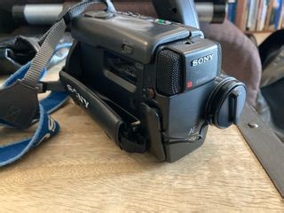 Videocamera Sony CCD-TR75E Handycam Video 8