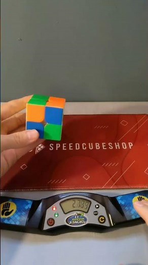 How I Solved The 2x2 Rubik's Cube With 1 Hand!!