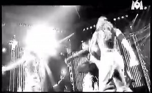 #mattpokora hit machine 2004 ( Kore & Skalp) « showbizzzzz et le danceflor guenewen » voilà ce que je comprends même 17 ans après ….. MERDE 17ans quoi !!!! Toujours présent @mattpokora | Throwbackmusic_