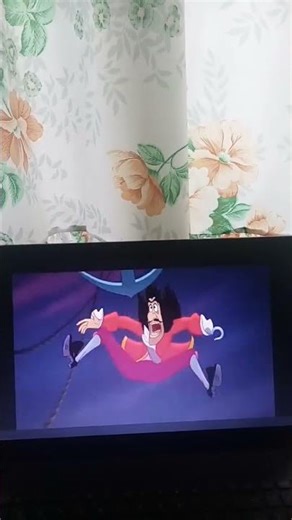 Peter Pan e a Terra do Nunca o Peter Pan salva a Jane do Capitão Gancho com as Crianças lá